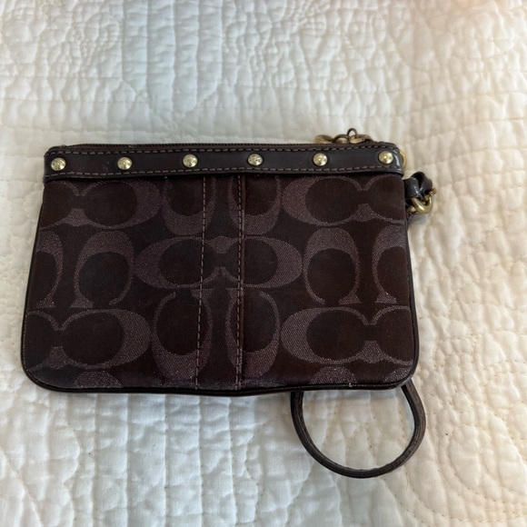 Coach signature studded wristlet - Picture 3 of 6